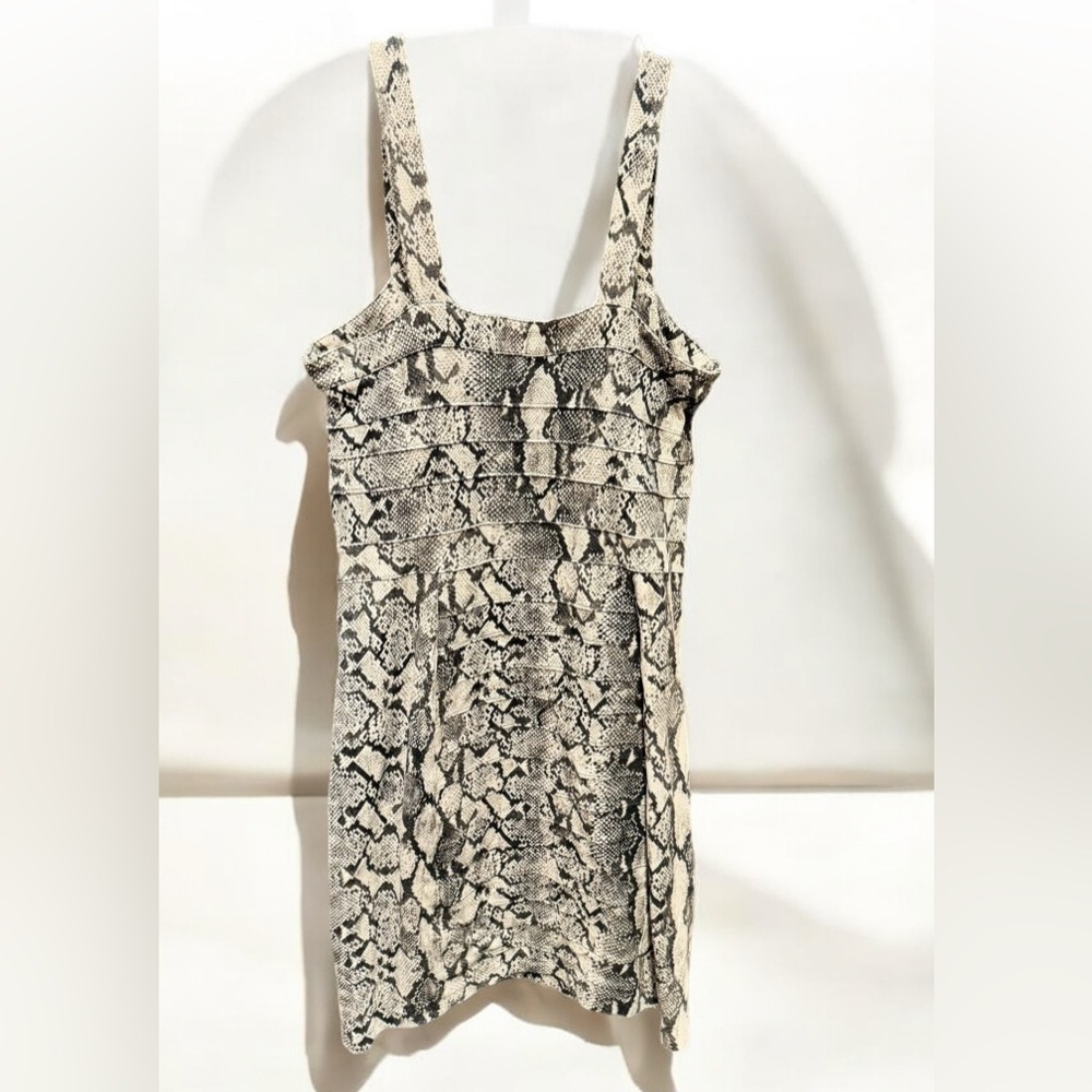 H&M Snakeskin Print Sleeveless Dress medium size 8 length 35in pit to pit 15in - Picture 2 of 4